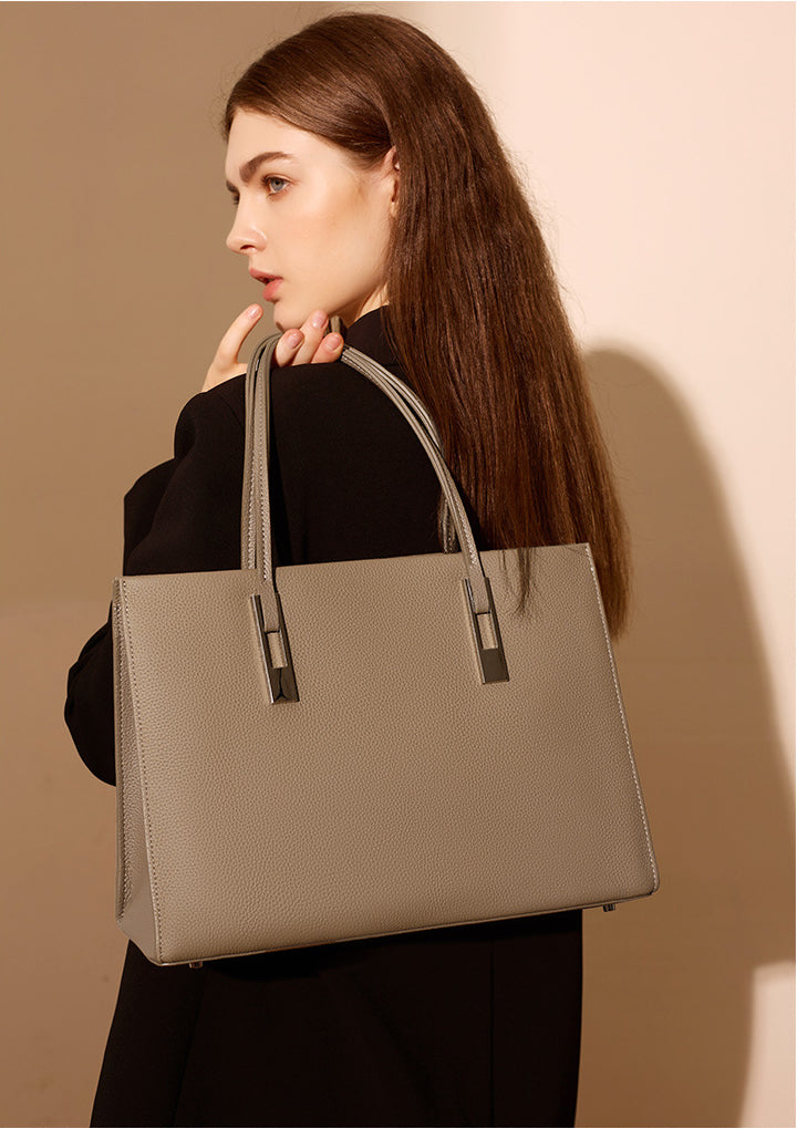 13.8” Unisex Togo Bag in Full-Grain Leather