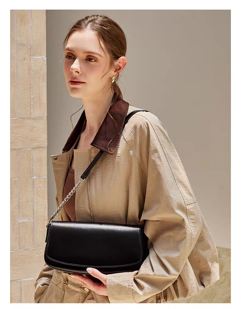 10.2" Baguette Bag in Smooth Grain Leather