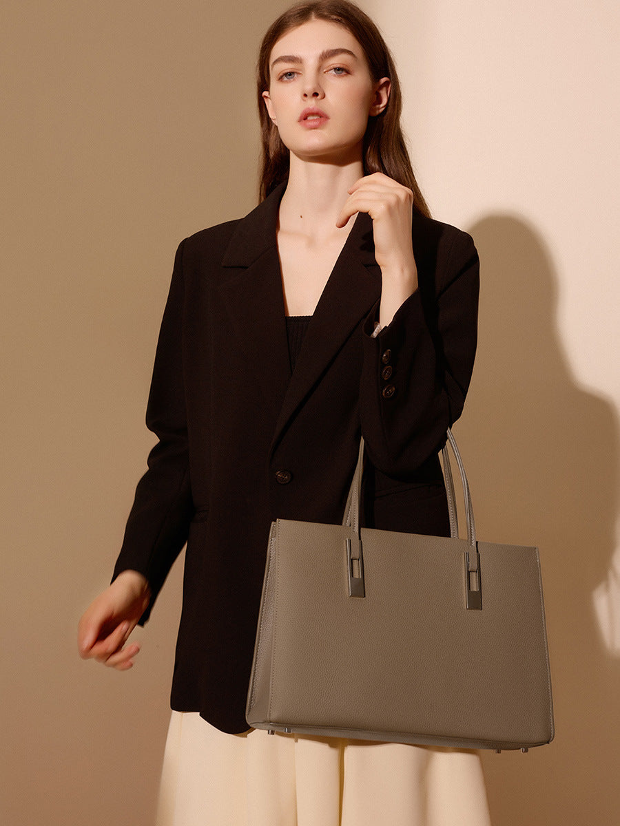 13.8” Unisex Togo Bag in Full-Grain Leather