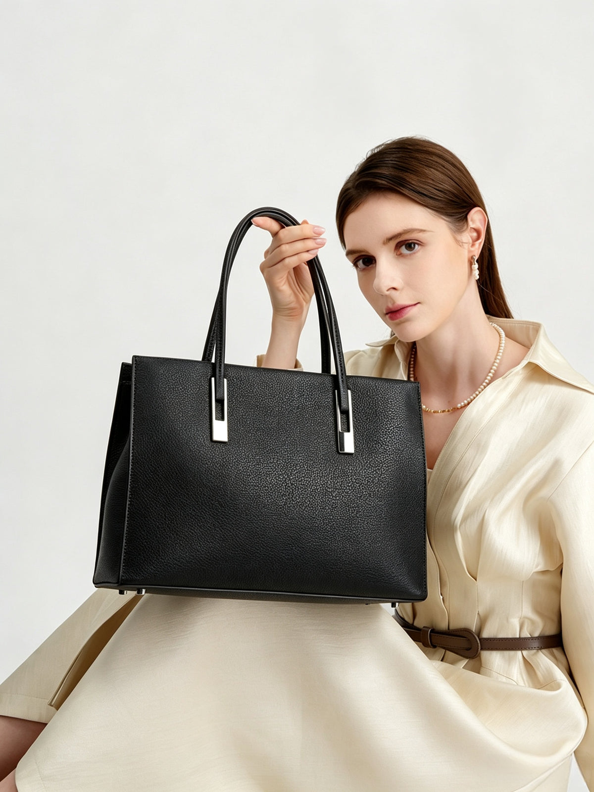 13.8” Unisex Togo Bag in Full-Grain Leather